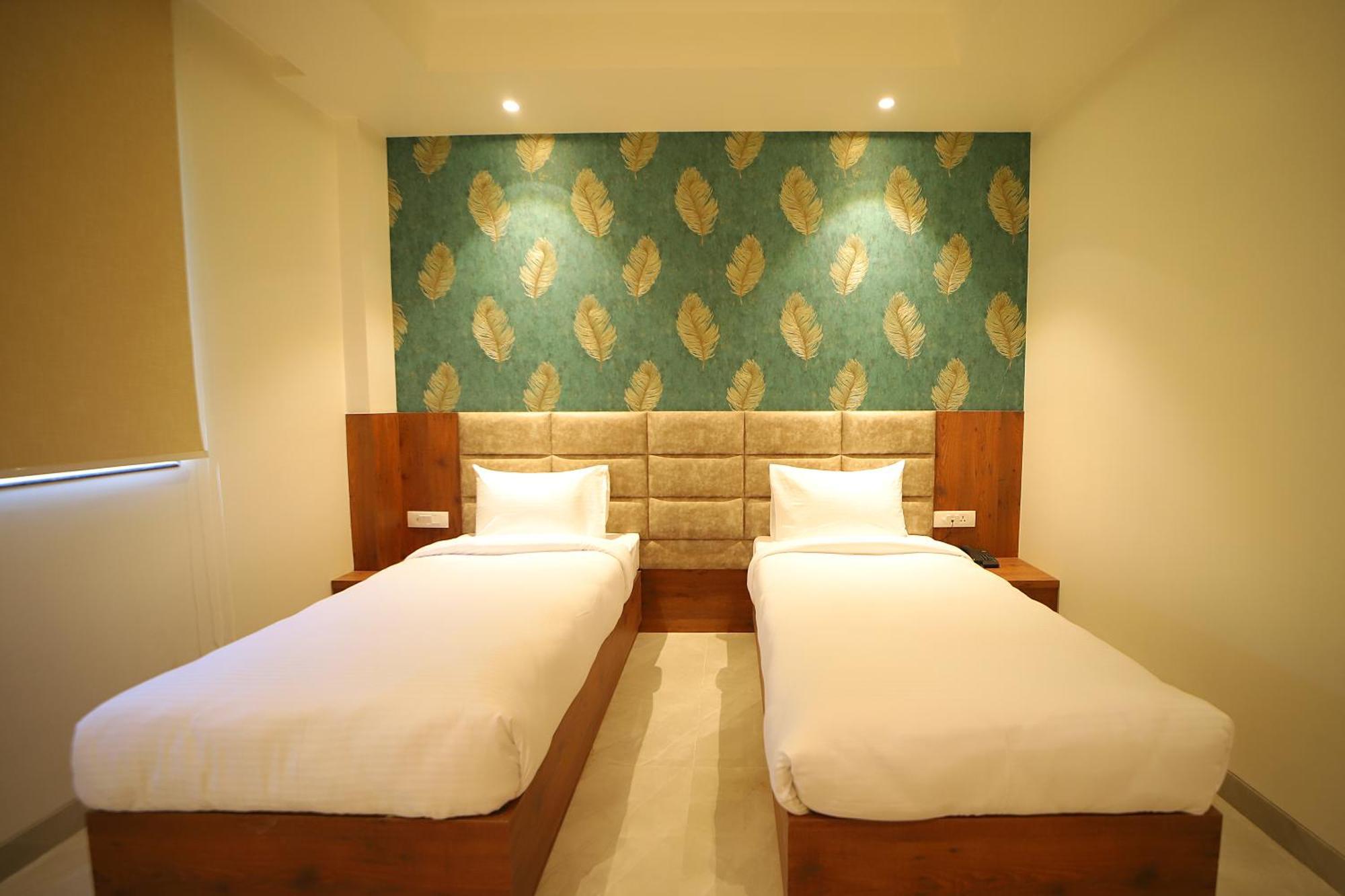 Hotel Marine House Агра Экстерьер фото